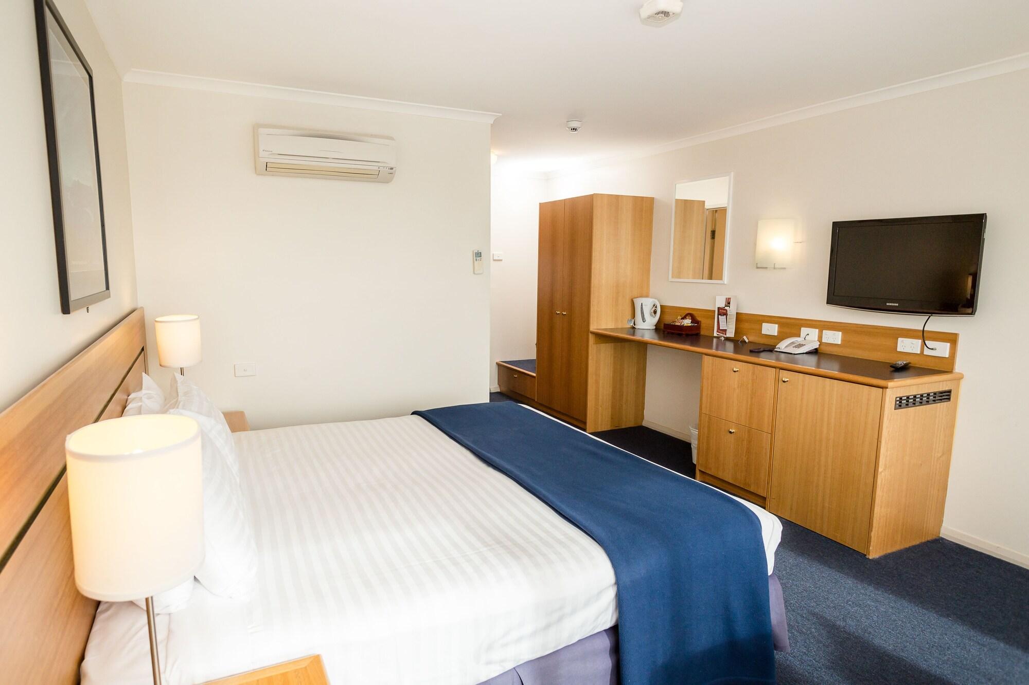 Edgewater 3* Devonport