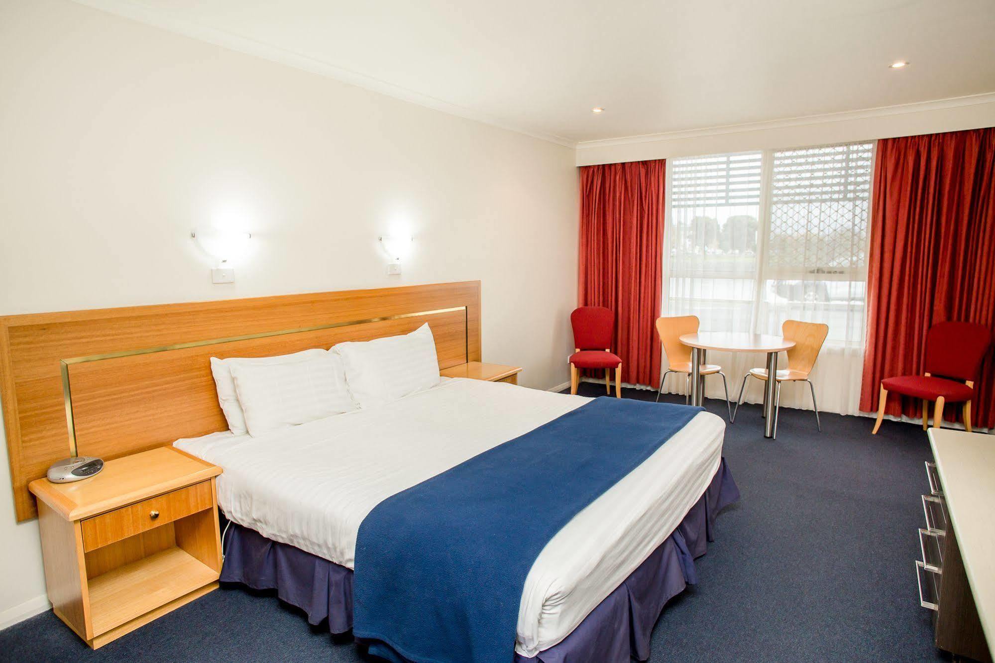 Edgewater 3*