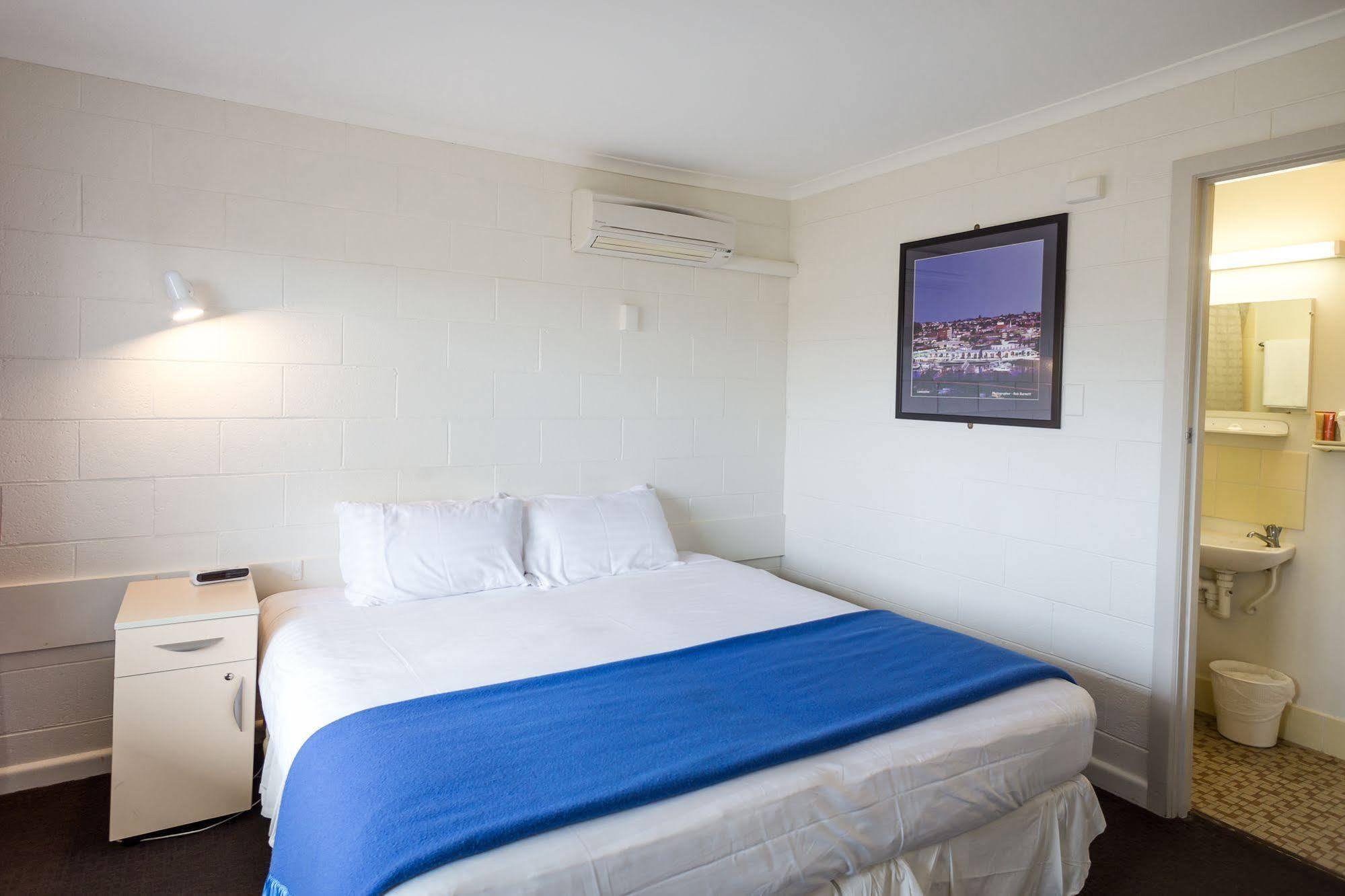 Edgewater Hotel