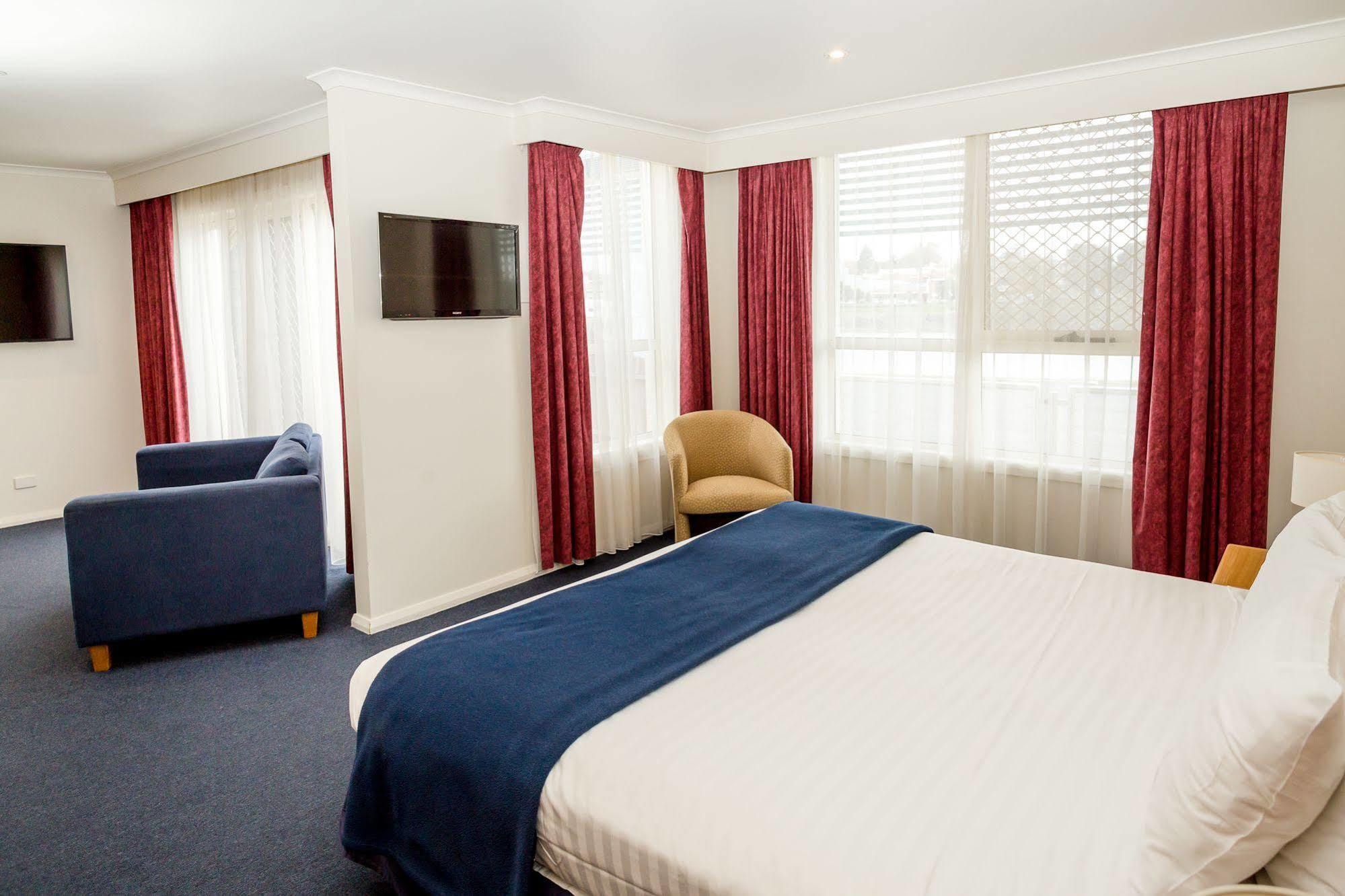 Edgewater 3* Devonport